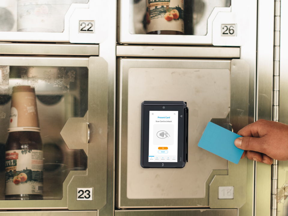Nieuwe en terugkerende vendingtrends voor 2022: contactloos betalen, premium aanbod en de opkomst van micromarkten