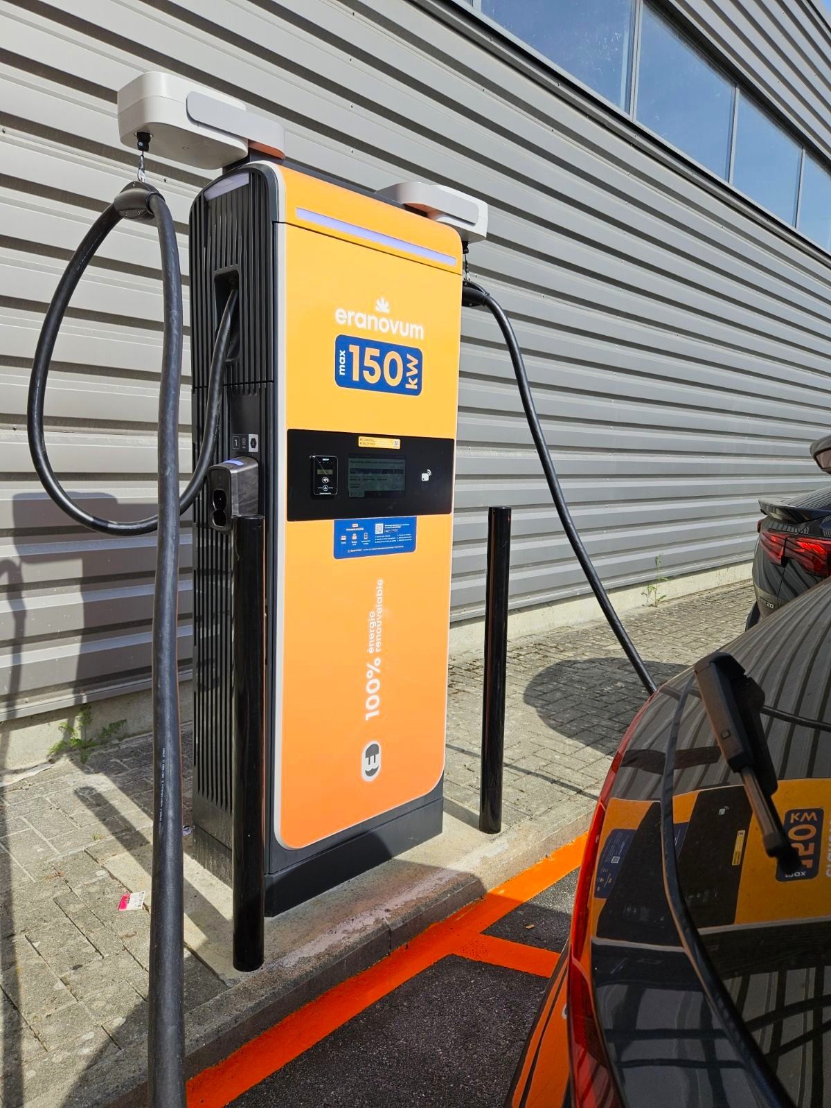 Eranovum ouvre 2 points de recharge rapide sur le parking de DEMA à Marche-en-Famenne