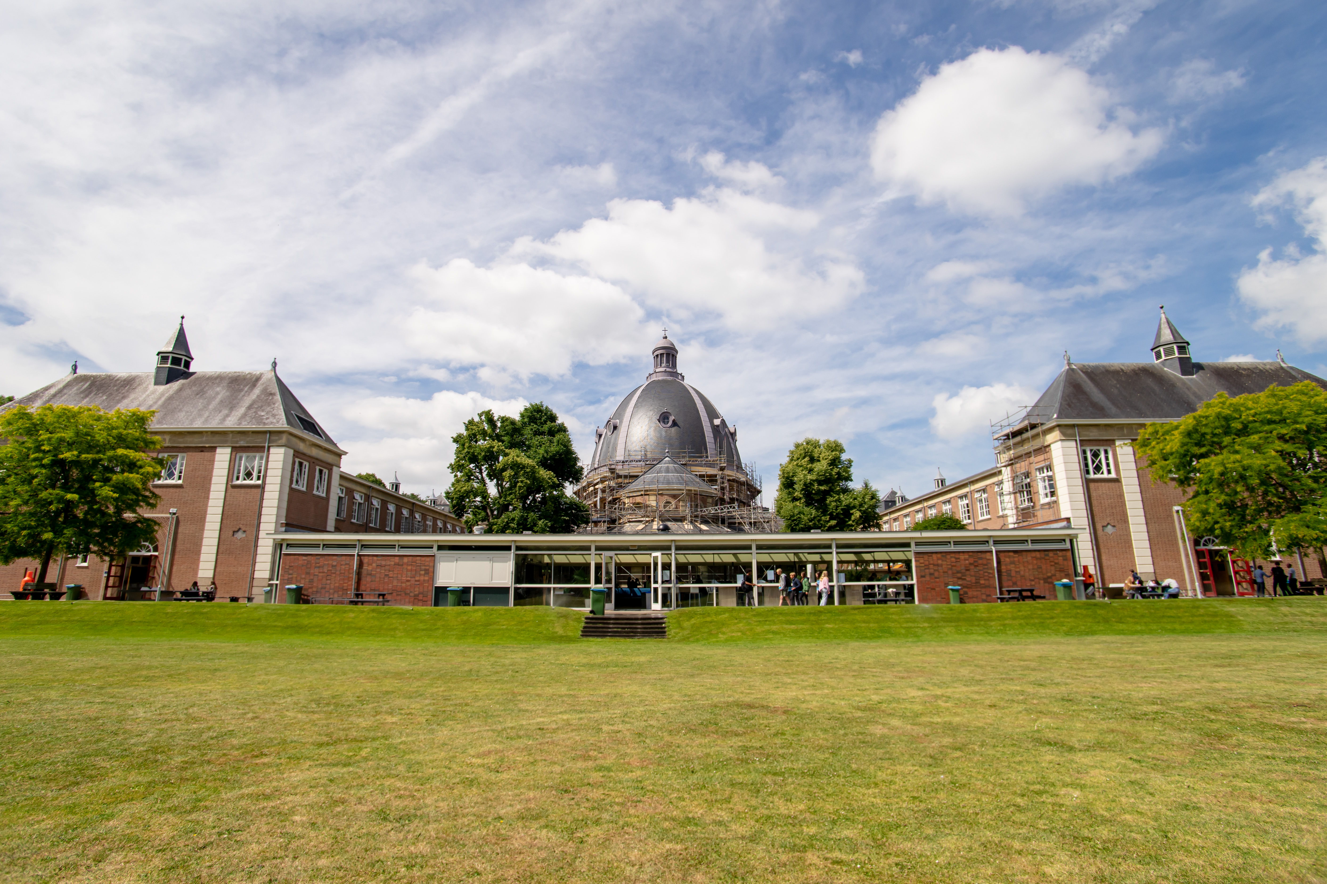 College Hageveld in Heemstede in de steigers