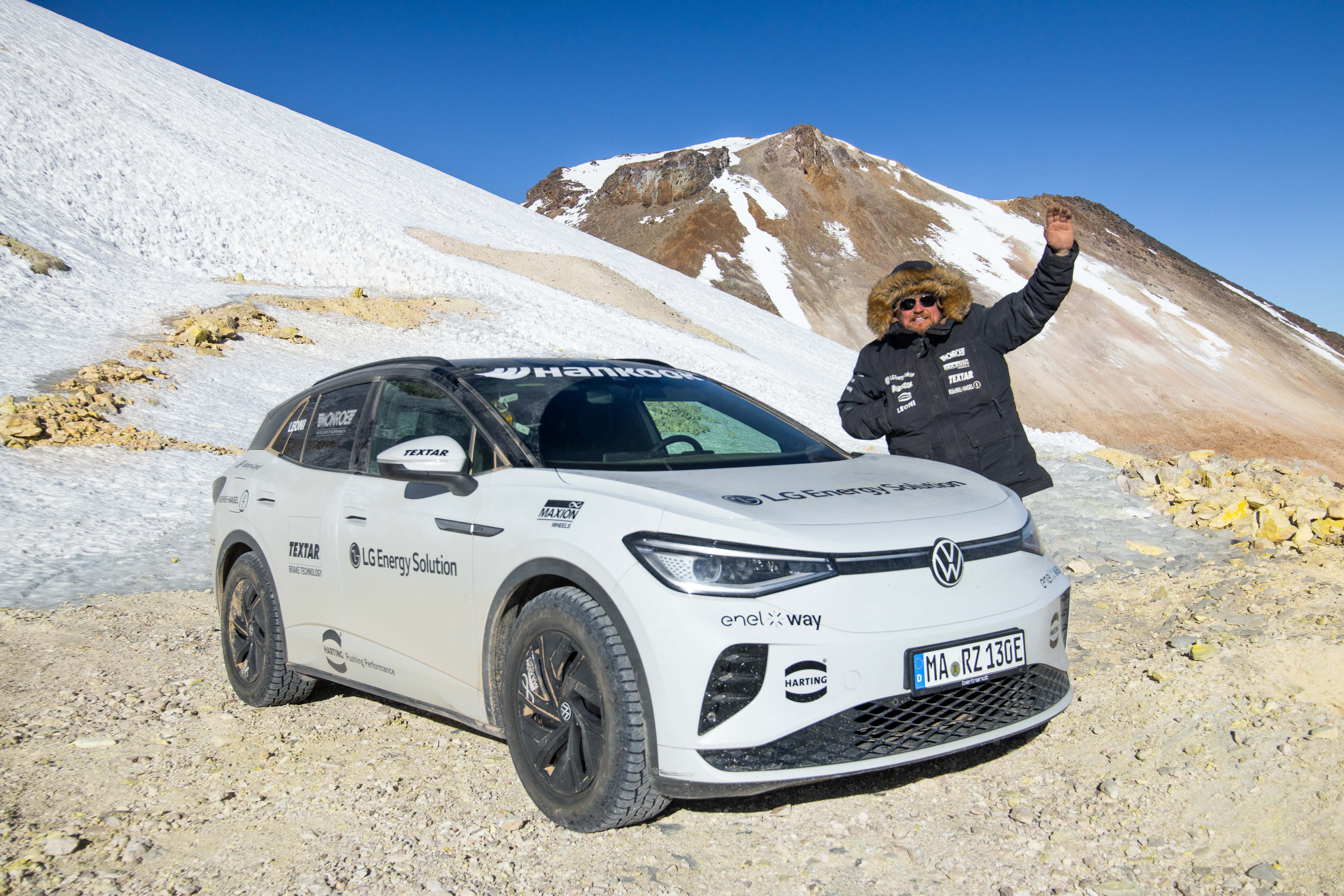 International adventure driver Rainer Zietlow and a Volkswagen ID.4 GTX crossover equipped with Tenneco’s Monroe Intelligent Suspension® CVSAe technology today completed a world record-setting climb of the South American stratovolcano Cerro Uturuncu.