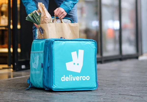 Succesvolle samenwerking tussen Deliveroo en Carrefour België bevestigt groei van boodschappenlevering aan huis