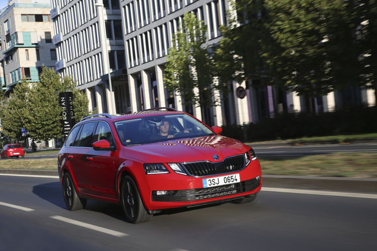 Compared to the predecessor model, the power output of the new ŠKODA OCTAVIA G-TEC has increased by a substantial 15 kW (20 PS), to 96 kW (130 PS).