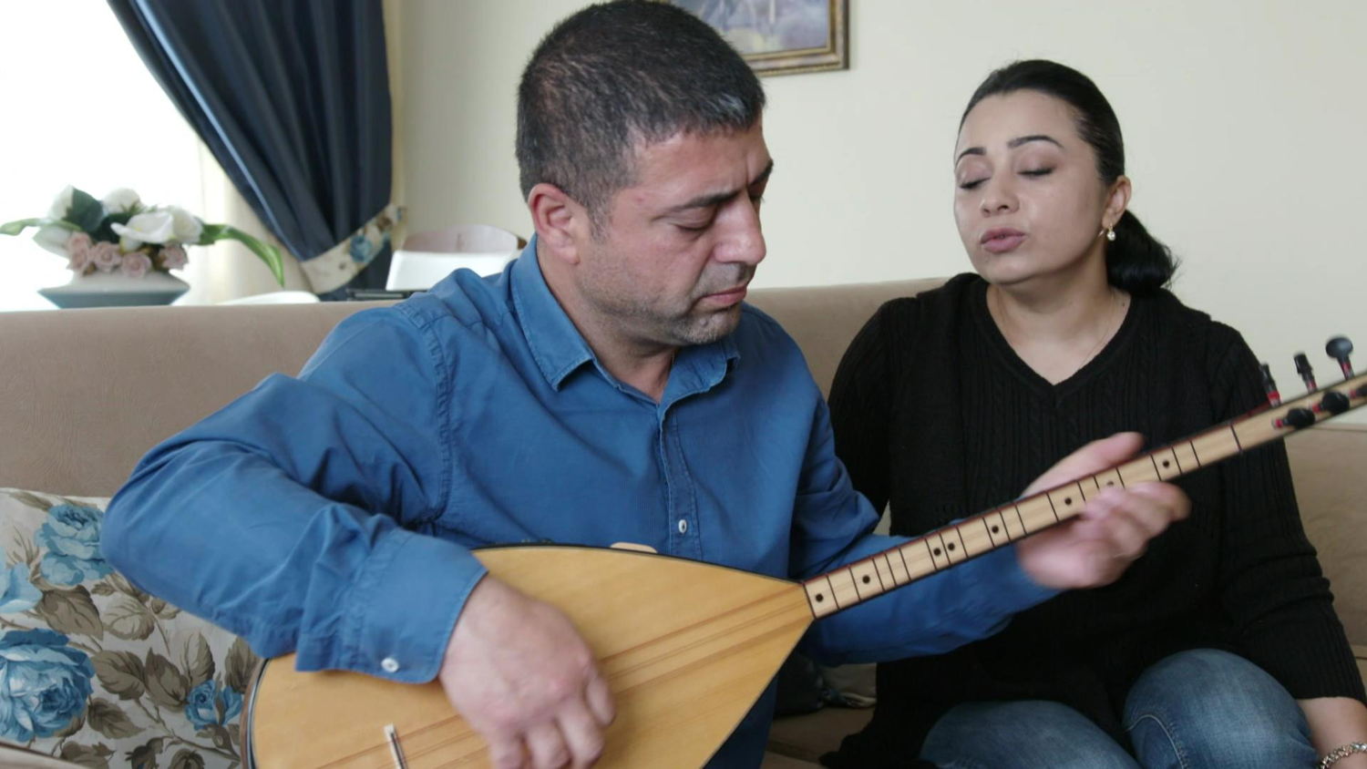 De neven van Özcan Akyol - (c) Skyhigh TV