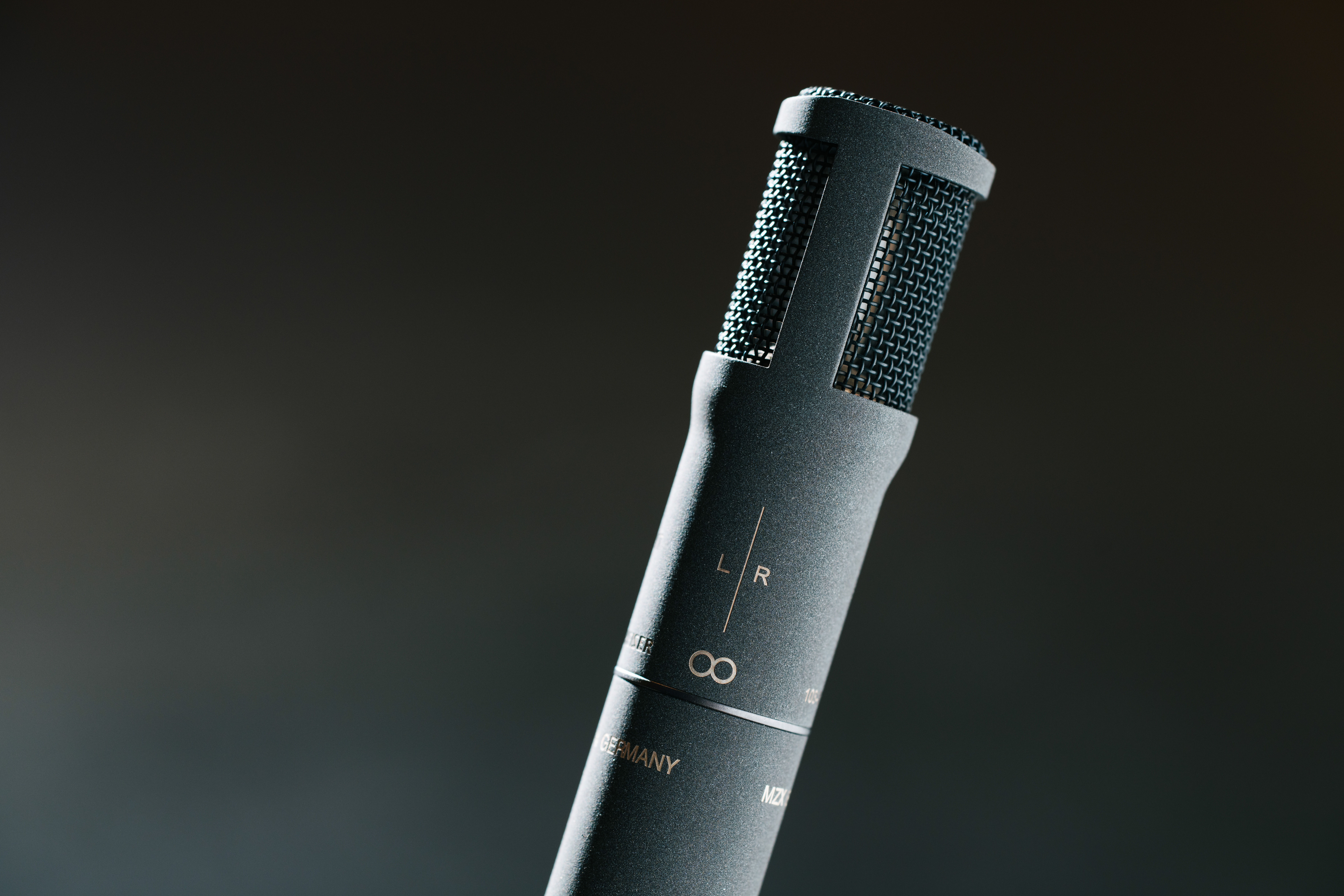 The MKH 8030 figure-of-eight RF condenser microphone is extremely compact, with a diameter of 19/21 mm and a length of 93 mm including the XLR module