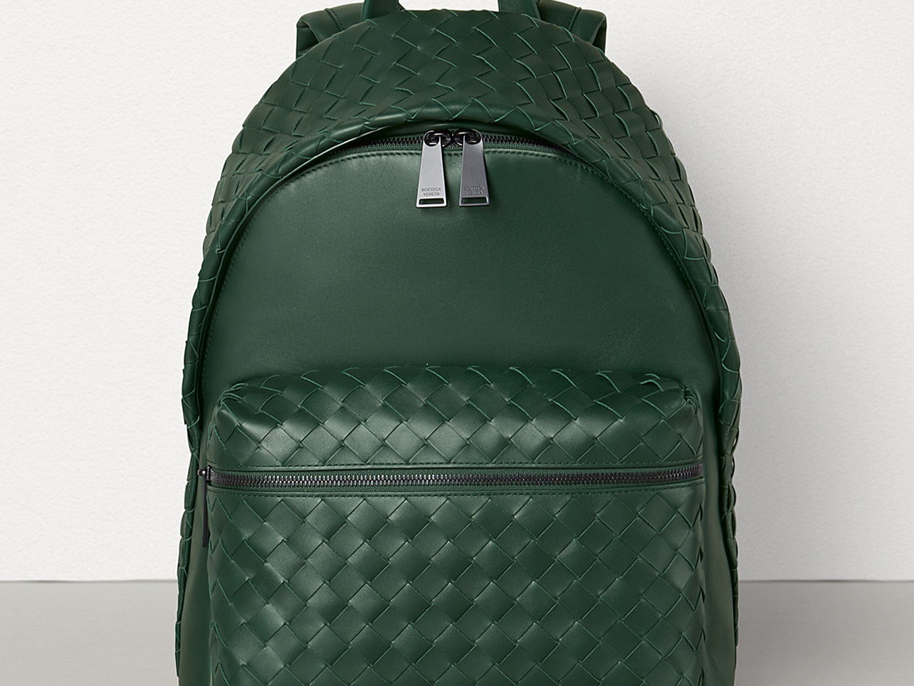 EL INTRECCIATO DE BOTTEGA VENETA SE REINTERPRETA DE 4 FORMAS DISTINTAS EN SUS ACCESORIOS MASCULINOS