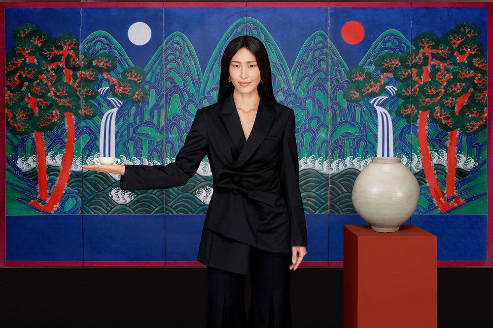 Campagnebeeld. Fotografie & concept Anne Claire de Breij. Achtergrond © National Palace Museum of Korea