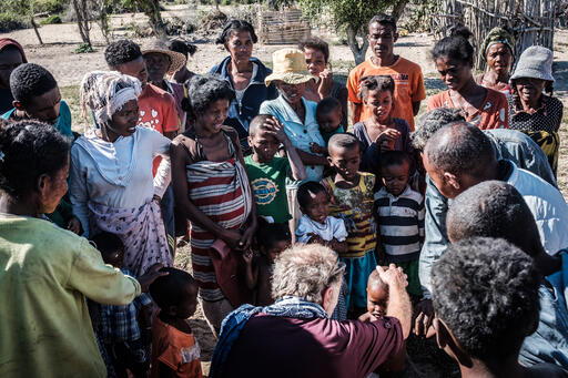 Une équipe d'urgence MSF se rend de Port-au-Prince à Grand Anse en hélicoptère avec du matériel médical et humanitaire © MSF
