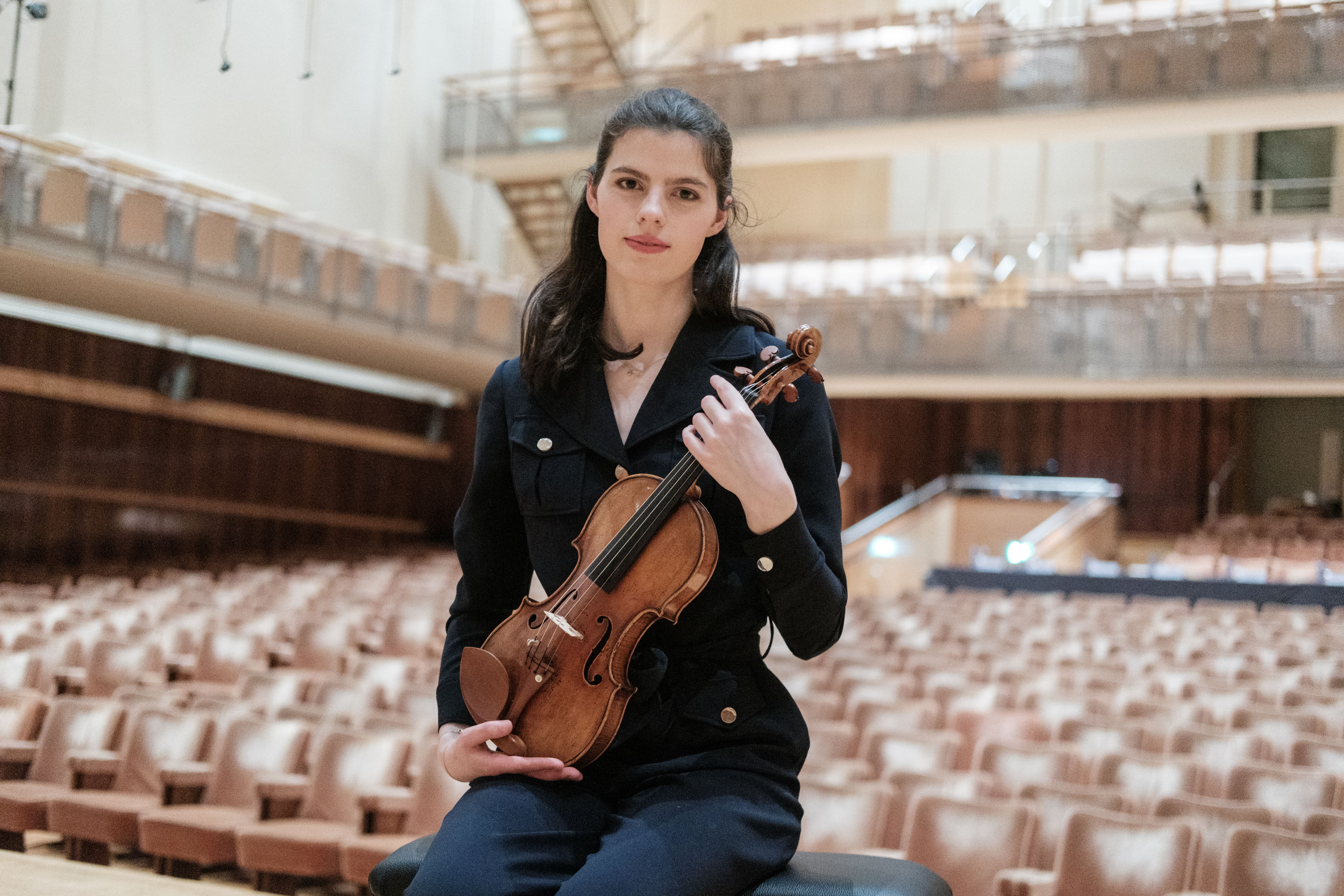Violinist Pauline van der Rest qualifies for Queen Elisabeth Competition semi-finals