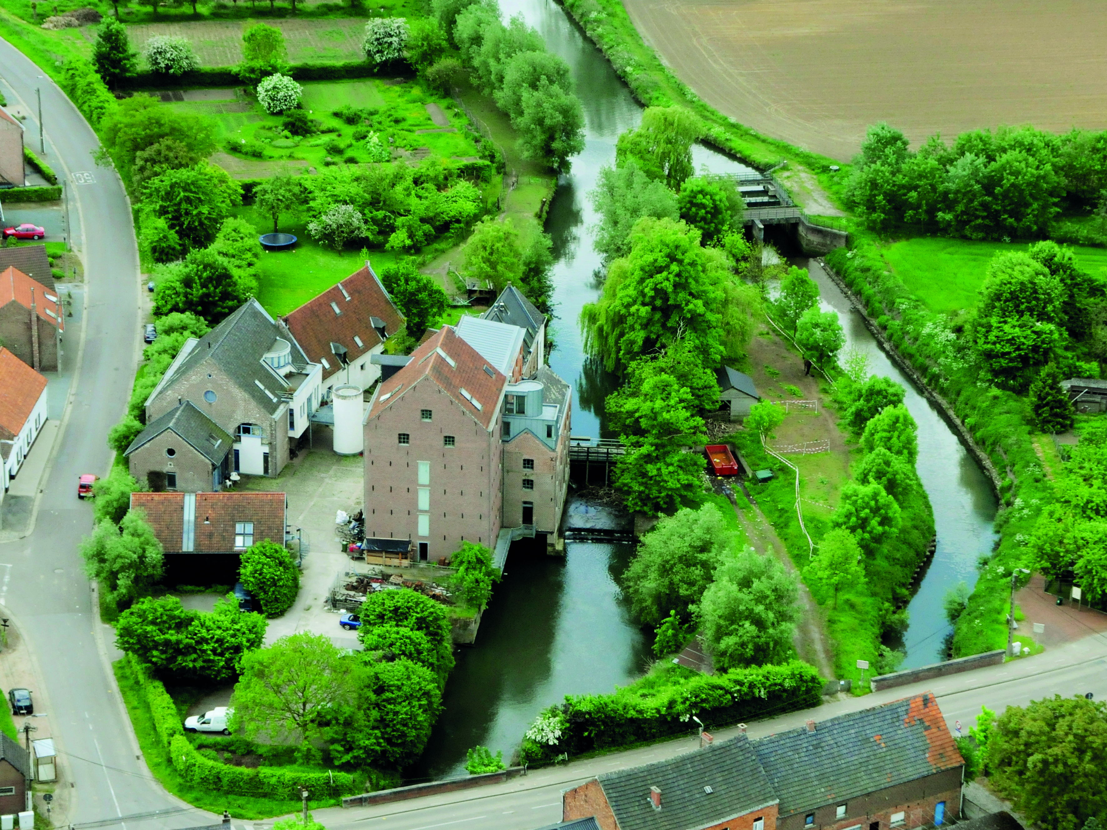 De molen van Rotselaar aan de Dijle is de locatie waar het unieke aquathermieproject komt.