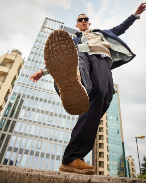 OAKLEY COYOTE BOOT LIFESTYLE IMAGE (4)