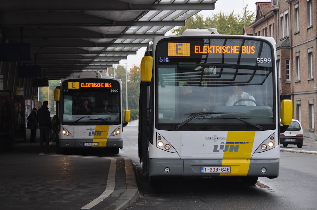 1st wirelessly charged, fully electric buses in Belgium operate in Bruges
