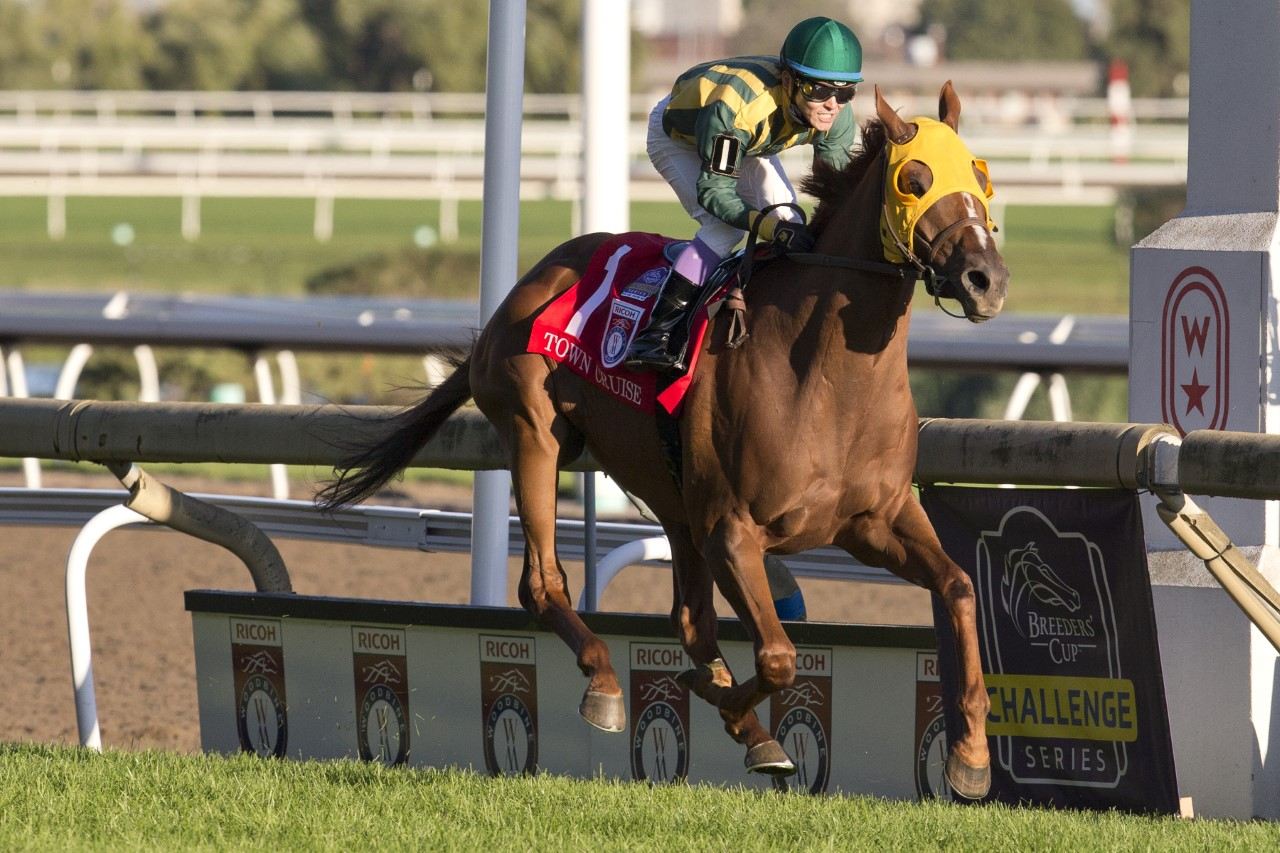 Town Cruise with jockey Daisuke Fukomoto capturing the 2021 Ricoh Woodbine Mile. (Michael Burns Photo)