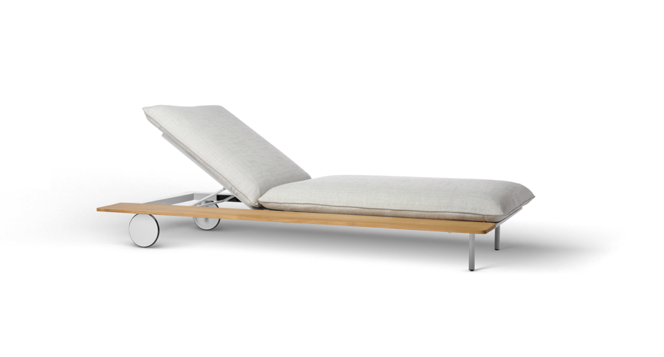 Tribù_Packshot_Senja Lounger_from €2.910 without side table or cushion