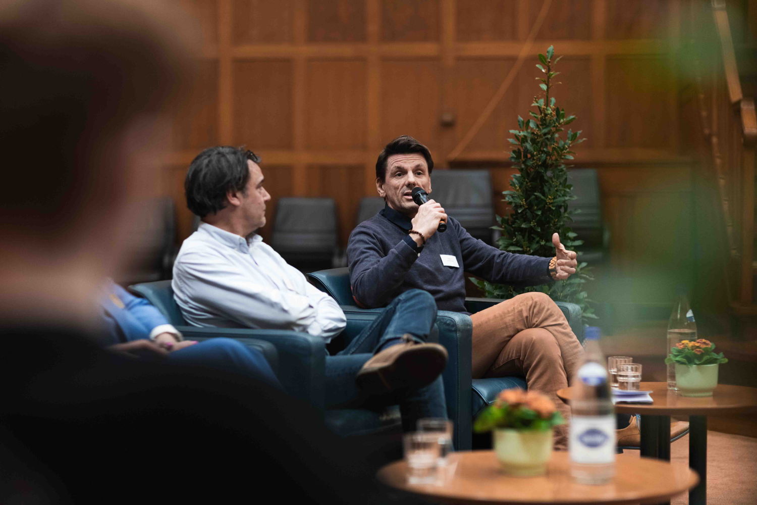 vlnr. Carl Bosteels (CEO De Meyer) en Pascal Vanhoecke (HR manager ATS)