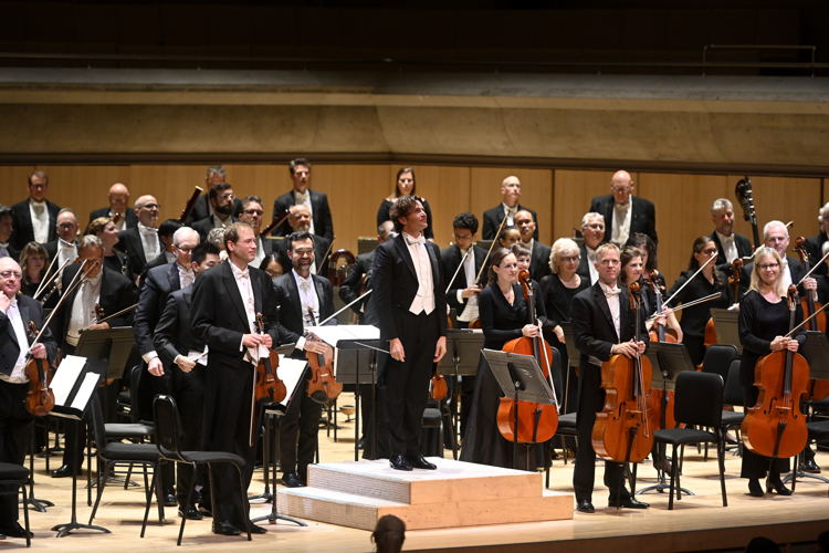Gustavo Gimeno conducts the TSO (@Jag Gundu)