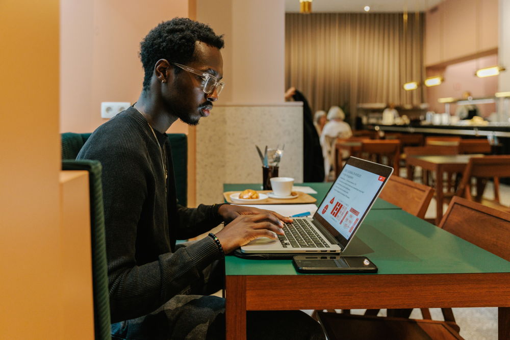 MoMu Café, (c) MoMu Antwerp, Photo: Jeroen Broeckx