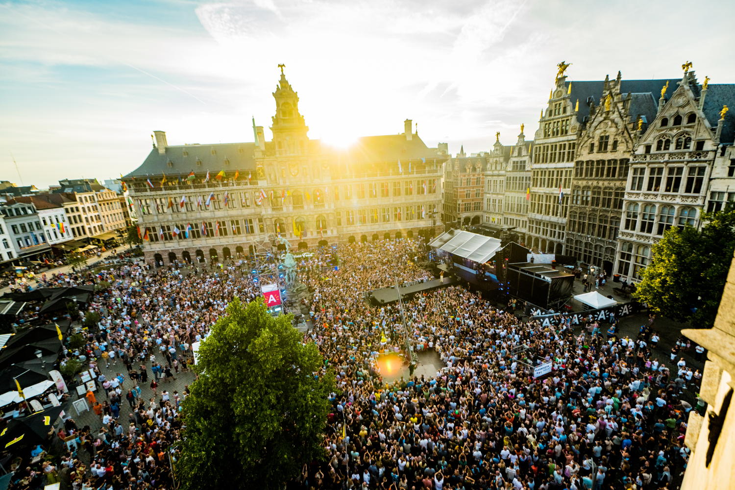 Vlaanderen feest op de Grote Markt in Antwerpen in 2022 – © VRT