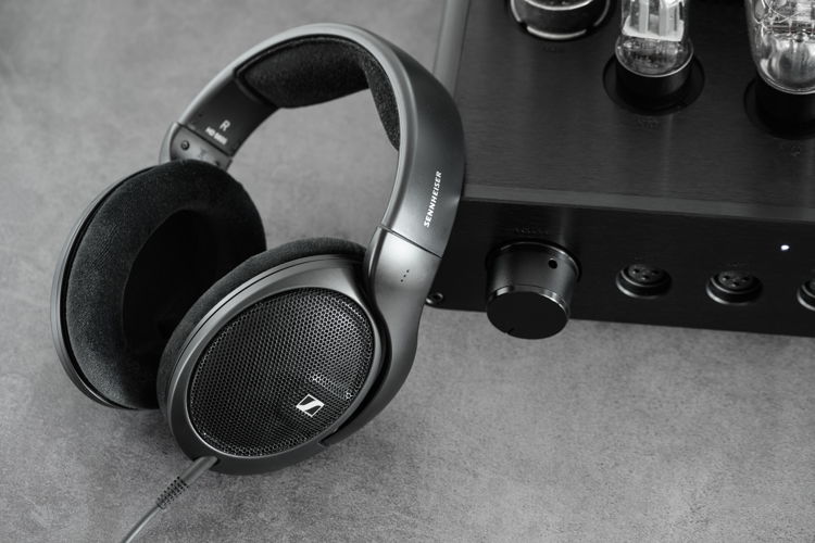 HD 560S