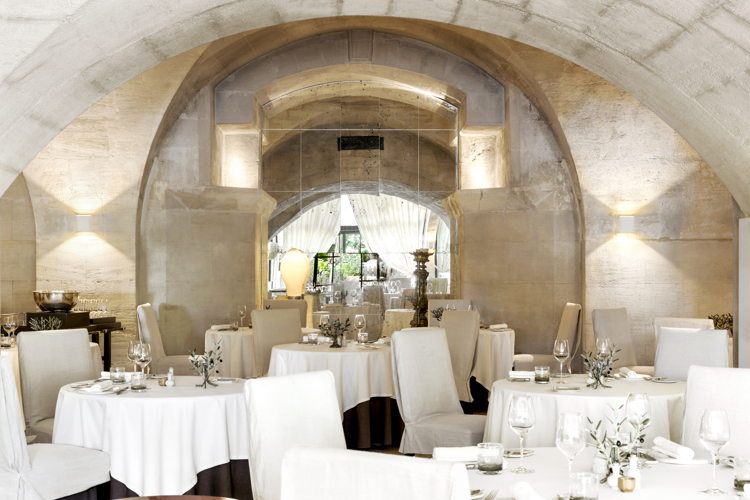 Restaurant L'Oustau de Baumanière - interior