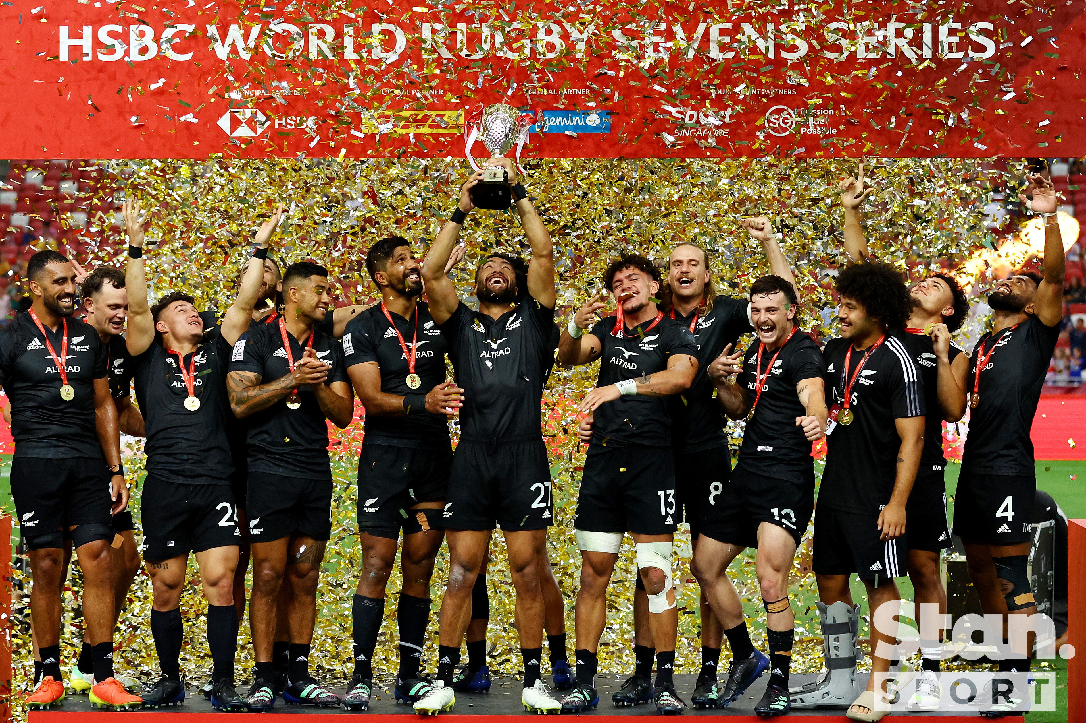 New Zealand celebrate as 2022/23 World Rugby Sevens Series Champions