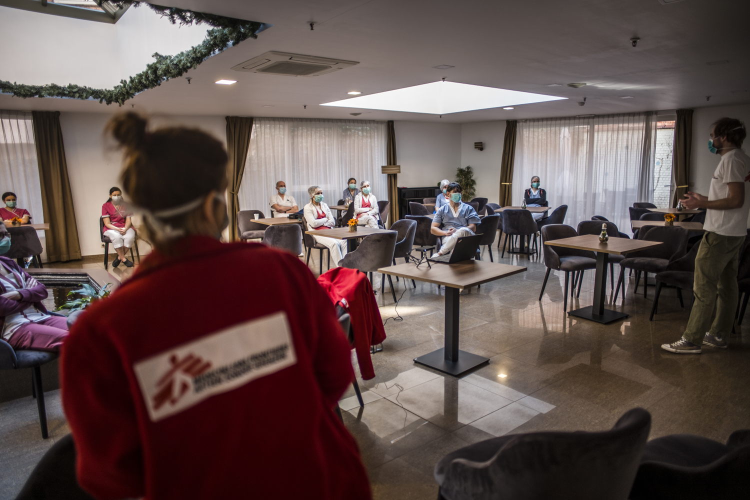 Intervention MSF dans une maison de repos bruxelloise © Olivier Papegnies