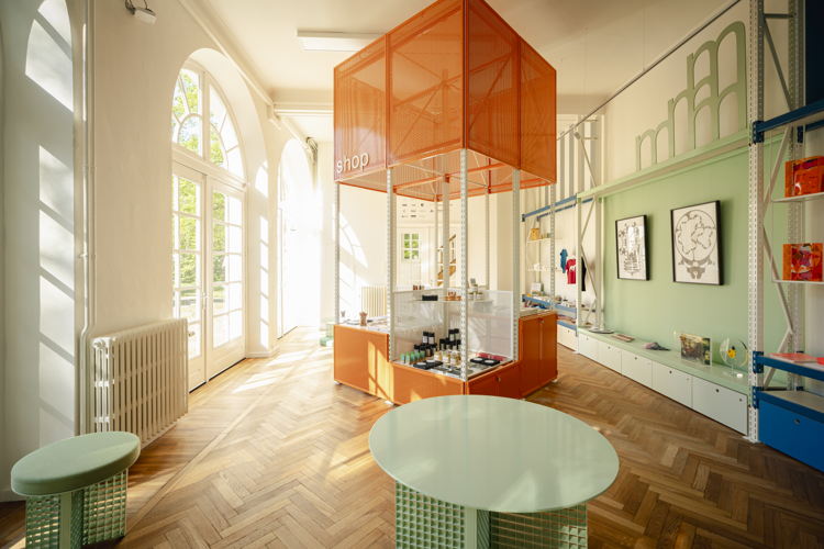 Visitor Pavilion with museum shop - Photo: Tom Cornille 