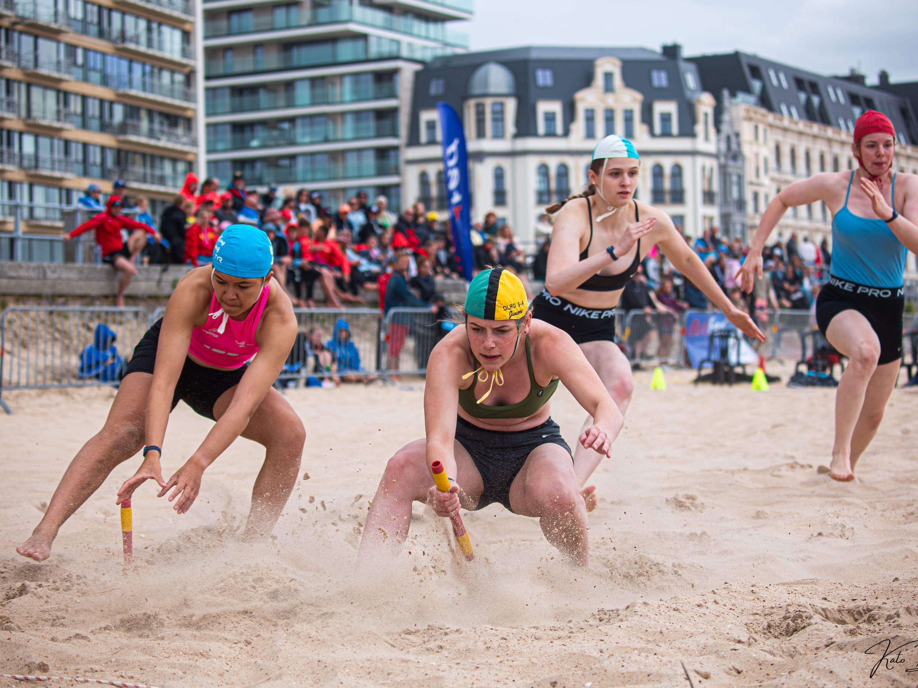 BEACH FLAG RACE BRENGT SPEKTAKEL NAAR STRAND VAN OOSTDUINKERKE