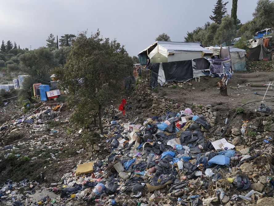 El invierno y las lamentables condiciones de los campos agravan la salud física y mental de los refugiados en Lesbos y Samos
