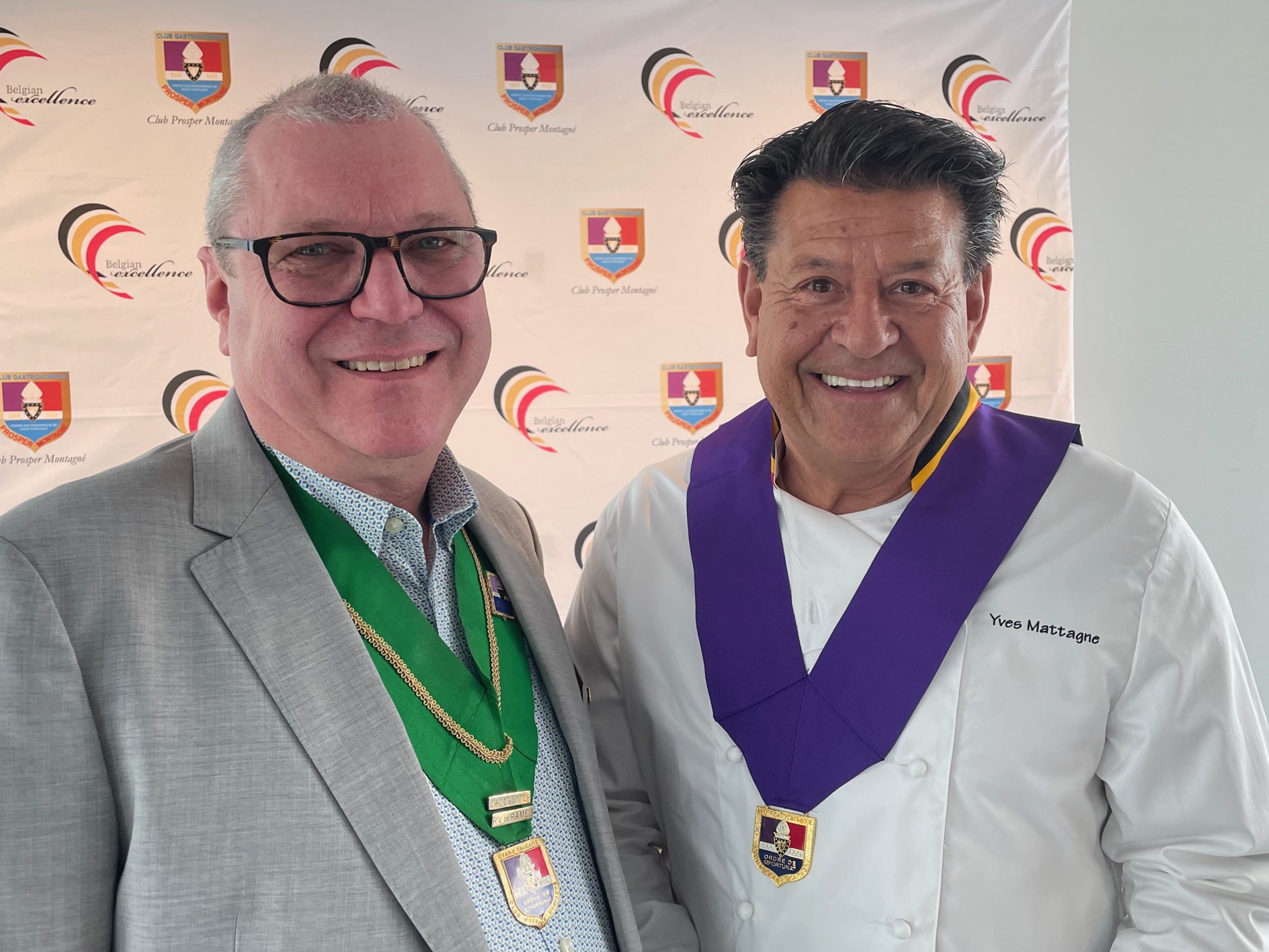 Eddie Van Maele (80) geeft fakkel door aan Peter Goossens (60) als provoost-generaal van Club Prosper Montagné