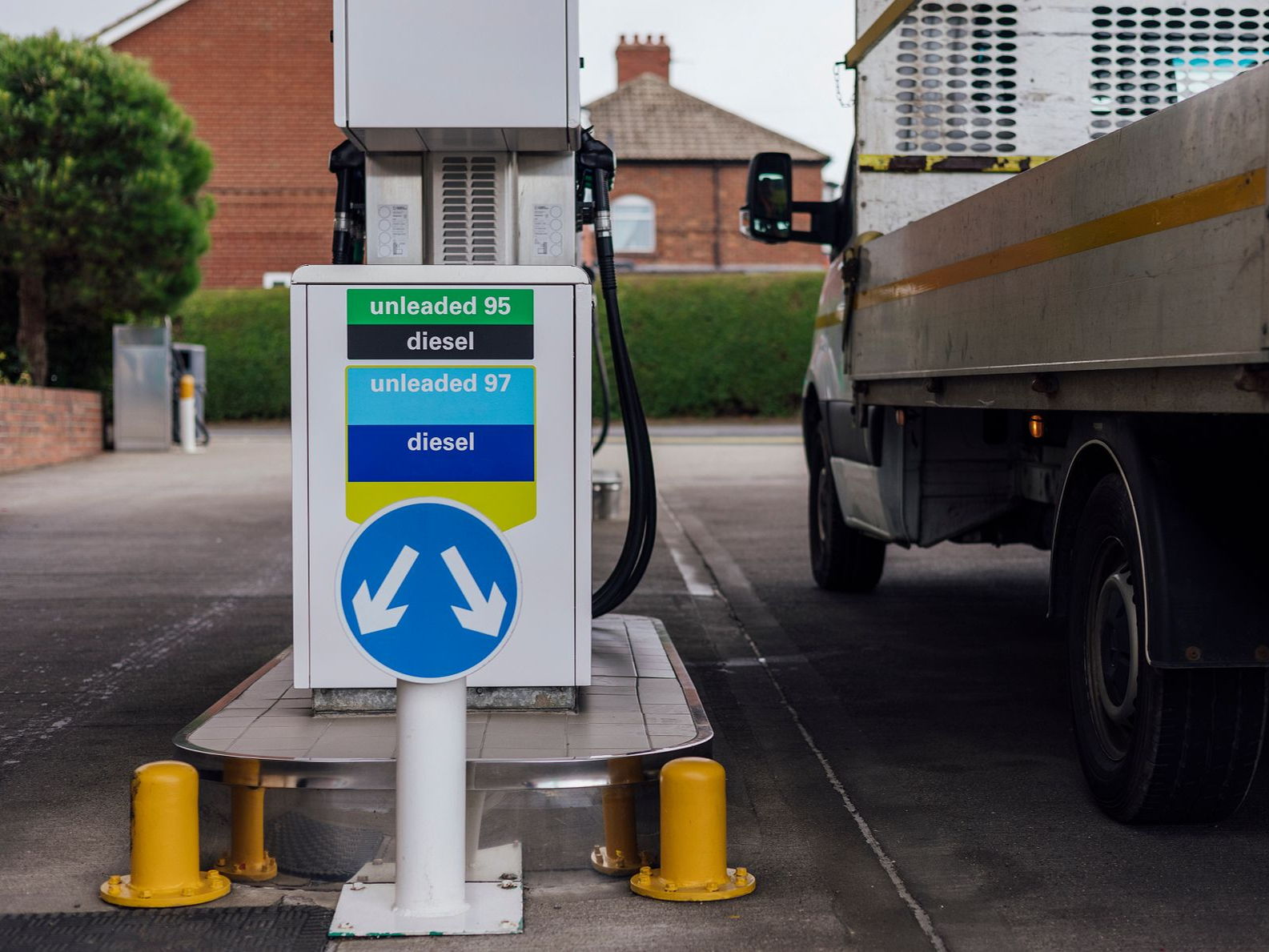 Fuel prices fall by 6.5p in September saving drivers £3.60 a tank