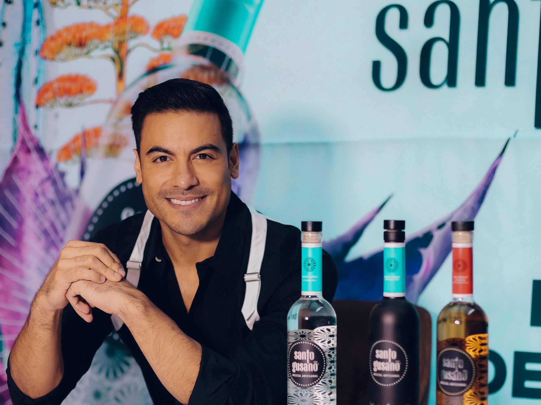 Carlos Rivera y Santo Gusano ponen en alto el legado del mezcal en México