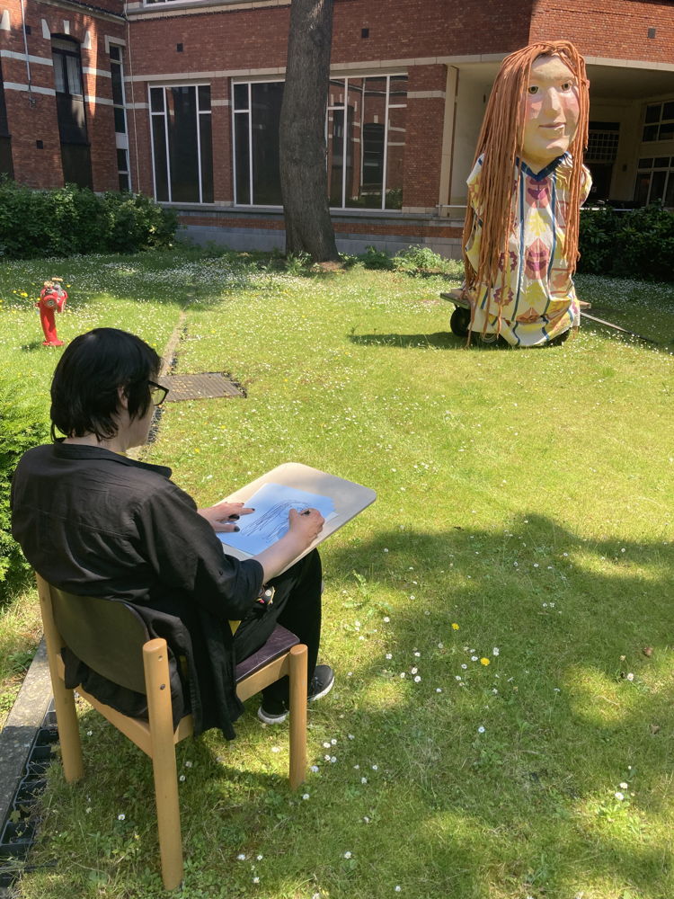 Reuzin Stuifke in de tuin van het voormalige Stuivenbergziekenhuis. (Foto: Ziekenhuis aan de Stroom)