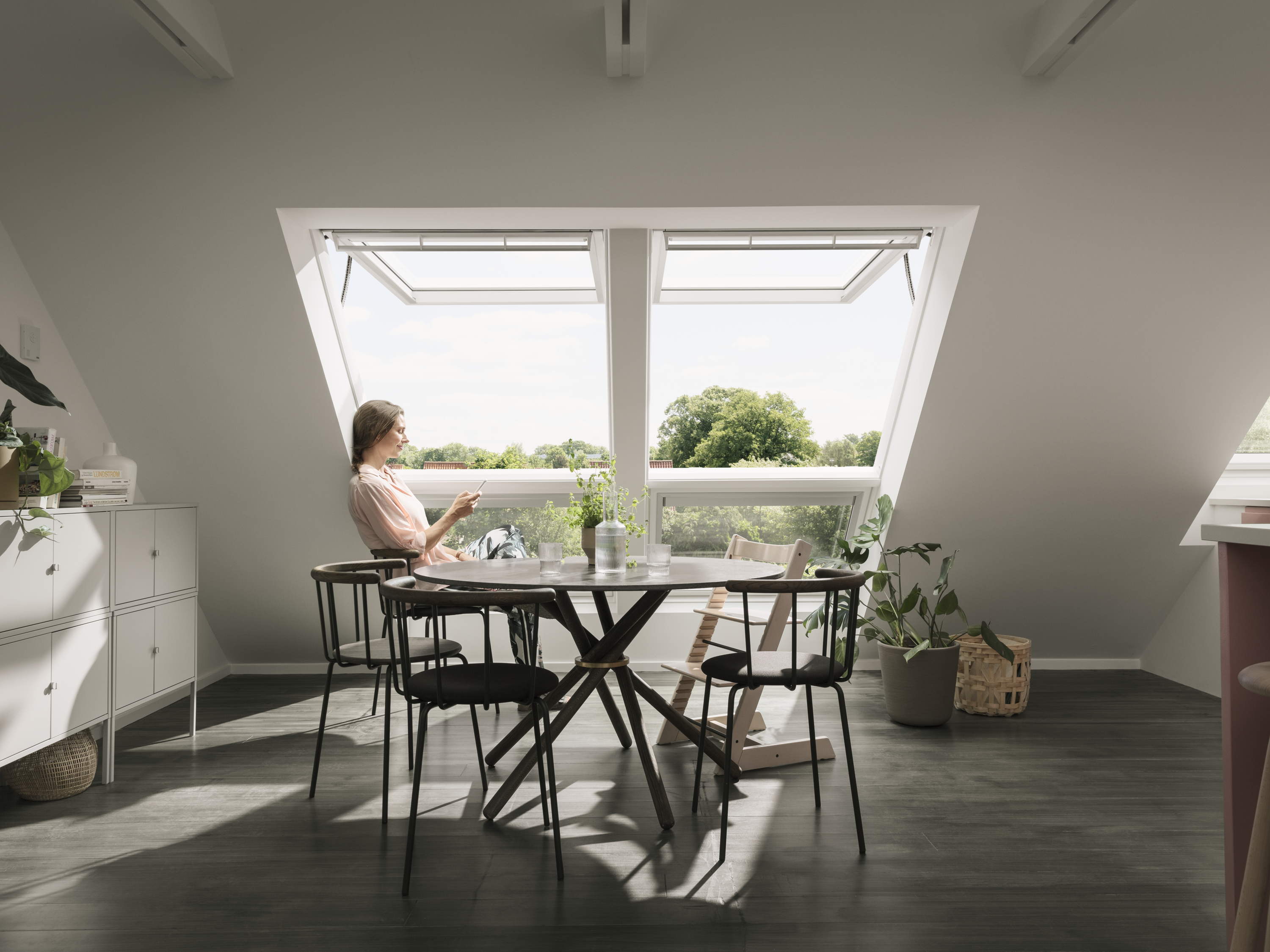 Een gezonder binnenklimaat dankzij het nieuwe VELUX INTEGRA® uitzetbaar dakvenster