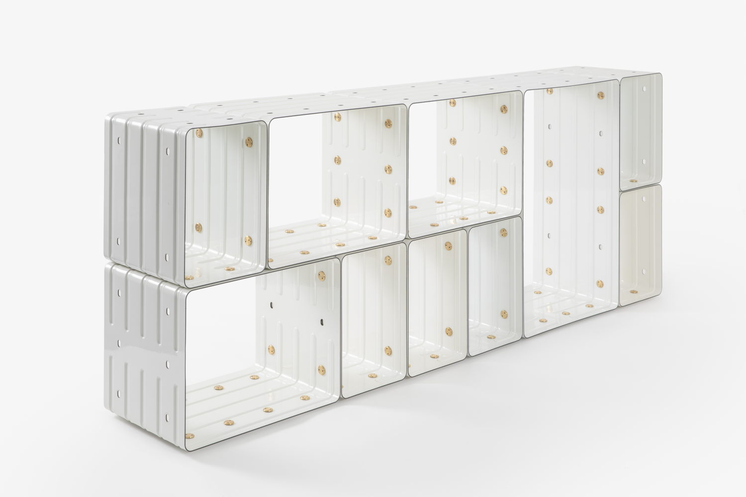 Quobus 1,3,6 Monochromatic, by Marc Newson at Galerie kreo. Image courtesy of Alexandra de Cossette and Galerie kreo