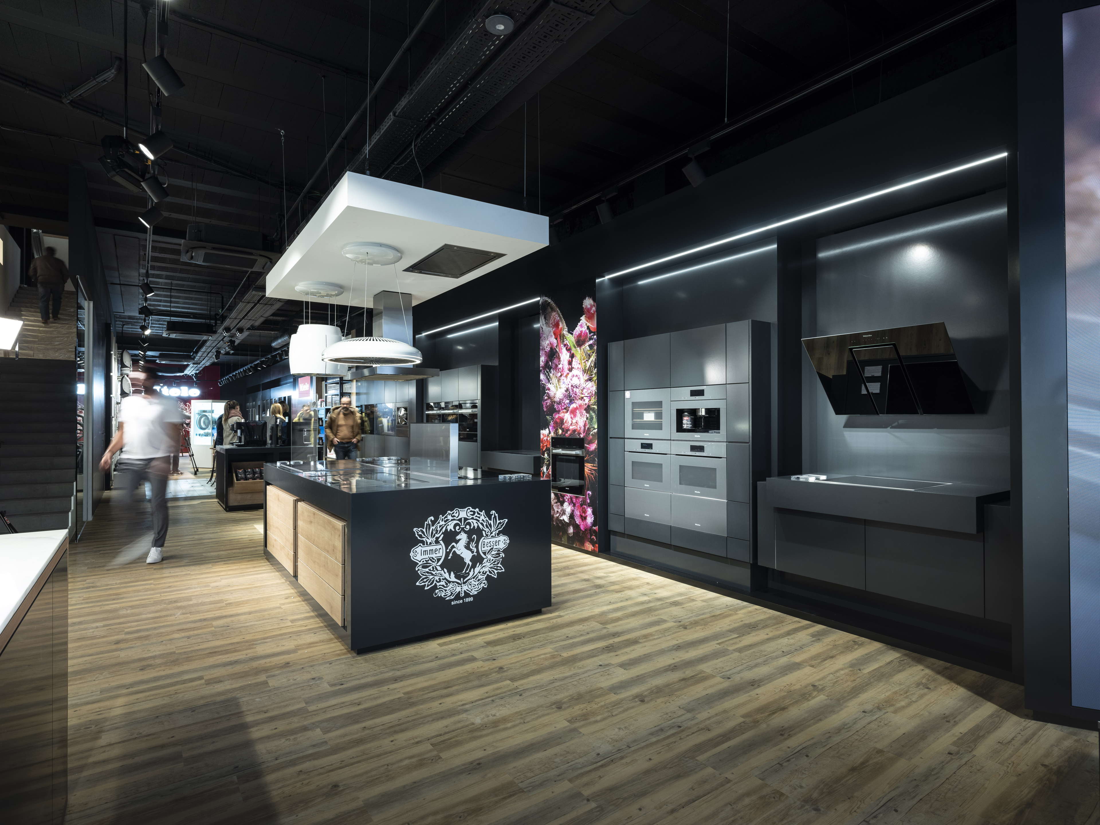 Miele blijft inzetten op beleving door opening nieuwe fysieke winkels