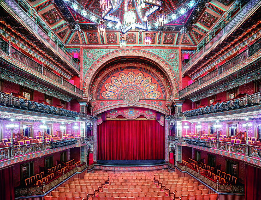 Crédito_ Candida Höfer  Teatro Juárez Guanajuato I 2015  Impresión 180 x 222.6 cm.  © Candida Höfer _ VG Bild-Kunst