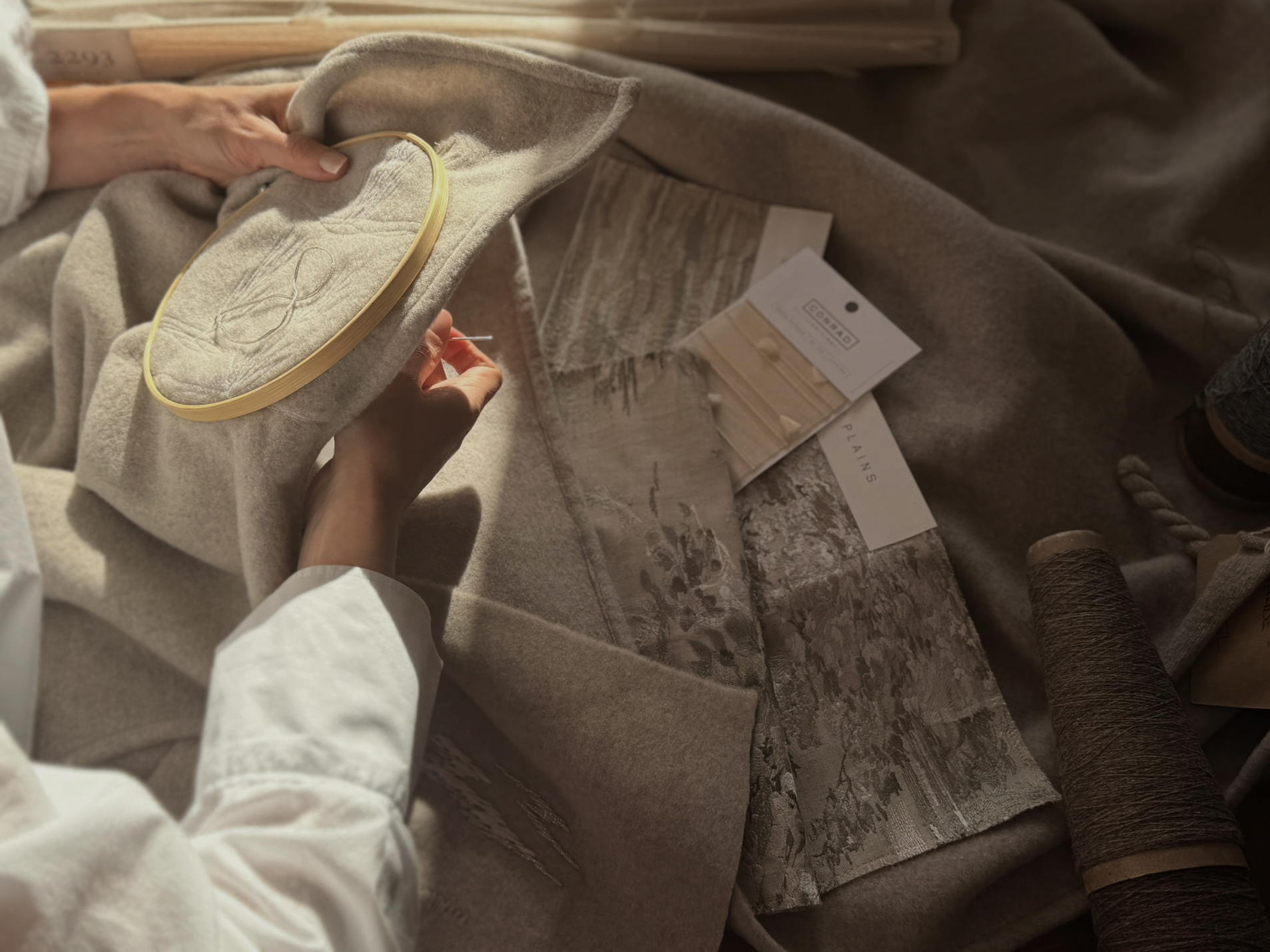 HOLLY HUNT Announces Collaboration with British Textile House Sirimiri for London Craft Week