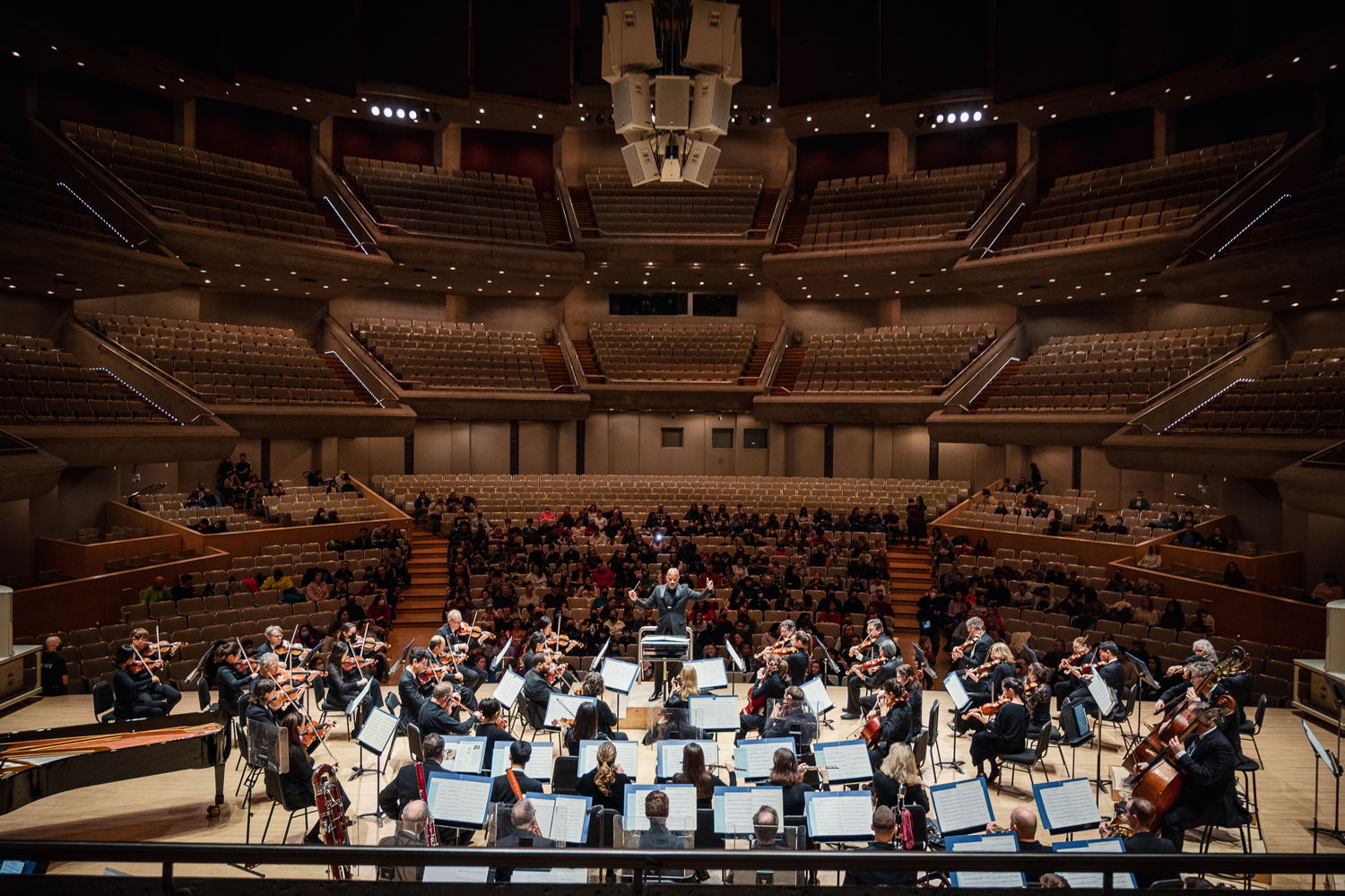 Daniel Bartholomew-Poyser and the TSO (Photo by Allan Cabral/Toronto Symphony Orchestra)