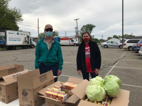 Senator Bartolotta and Senator Vogel assisted at the Beaver County distribution.