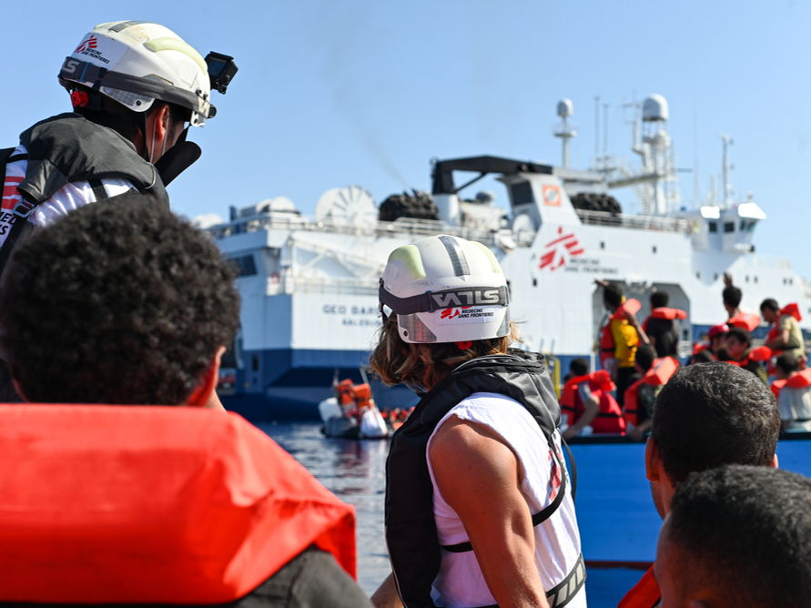 Italia: el nuevo decreto obstruye los esfuerzos de salvamento en el mar y causará más muertes