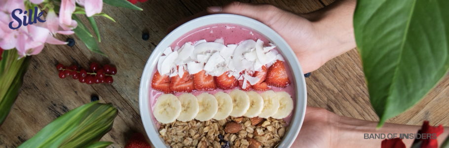 Sorprende a mamá este 10 de mayo con un smoothie bowl saludable y delicioso con Silk®