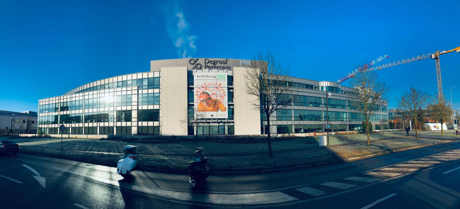 Façade du bâtiment Degroof Petercam au Luxembourg 