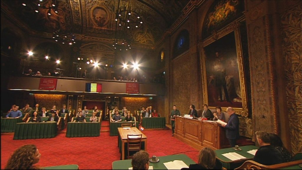 Het Groot Dictee - Het Vlaamse 'vak' - (c) Men at work / VRT