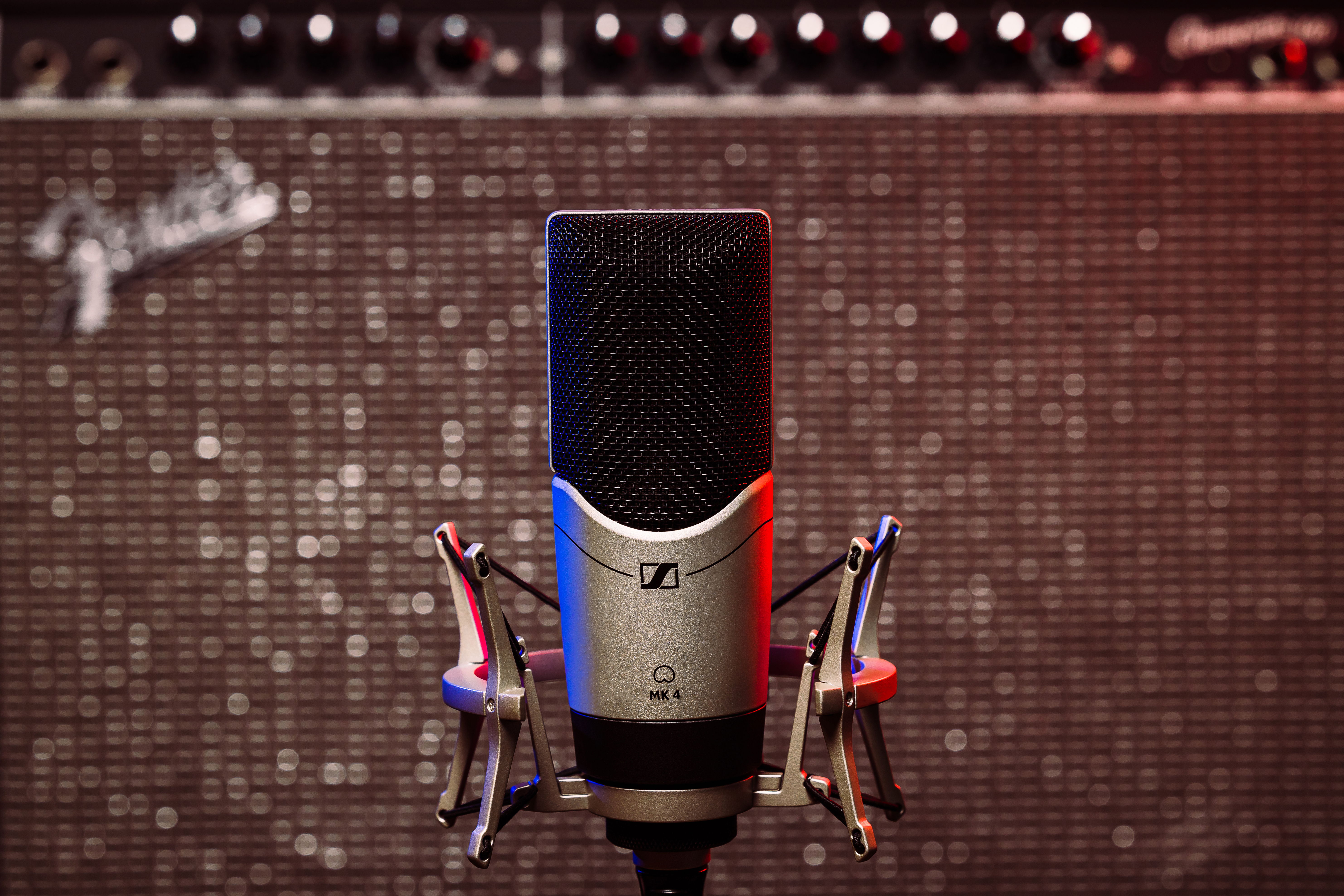 The versatile MK4 true condenser microphone makes your voice and instruments shine with powerful, warm sound