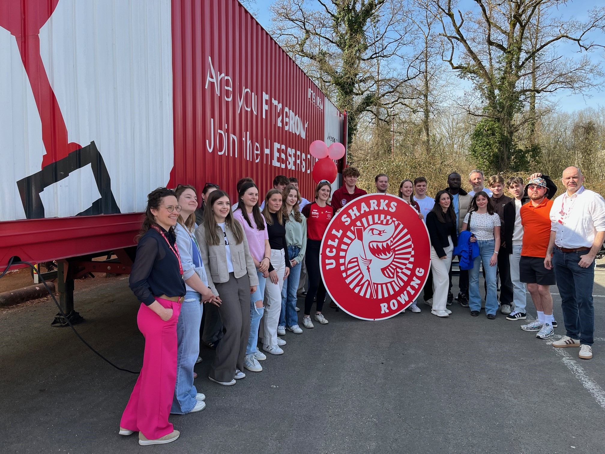 Container van de H.Essers Cup strijkt neer op UCLL Campus Diepenbeek