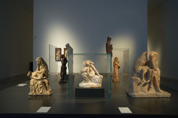 Exhibition view of 'Rodin, Meunier & Minne' at M © Dirk Pauwels
