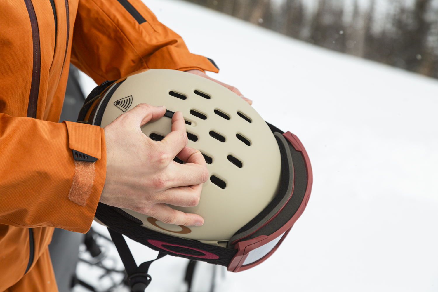OAKLEY SNOW MODBC CAMPAIGN IMAGE