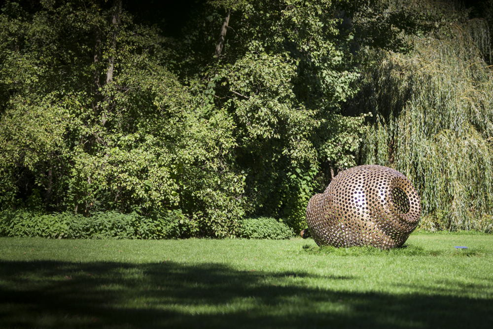 Tony Cragg, Envelope, 1996 - Copyright SABAM Belgium [2019] - Photo: Ans Brys