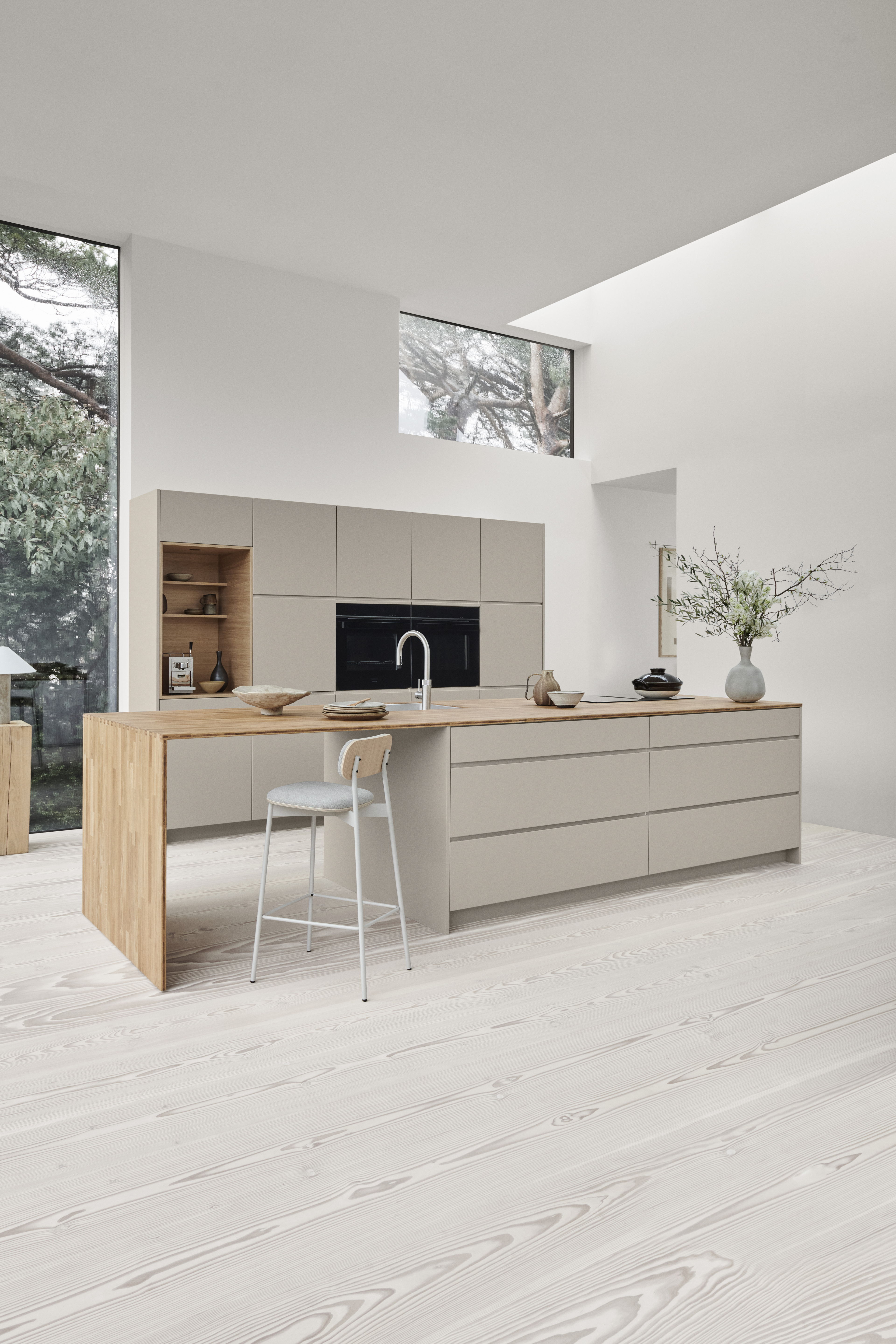 Kvik 'Mano Arizona beige' & 'Bordo blue' kitchens