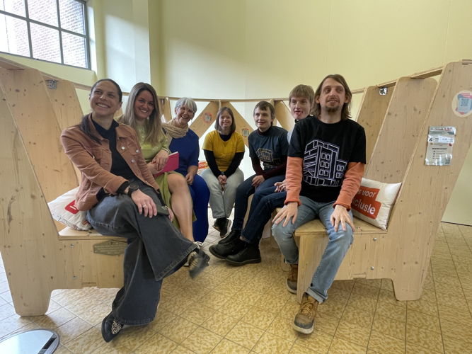 Schepen Wadera, de inclusiecoaches van CIK Leuven en de jongeren van Honk waren vandaag aanwezig op het netwerkevent ter gelegenheid van het tienjarig jubileum.  